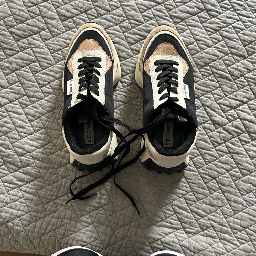 Steve Madden Black and Cream Lace-Up Sneakers